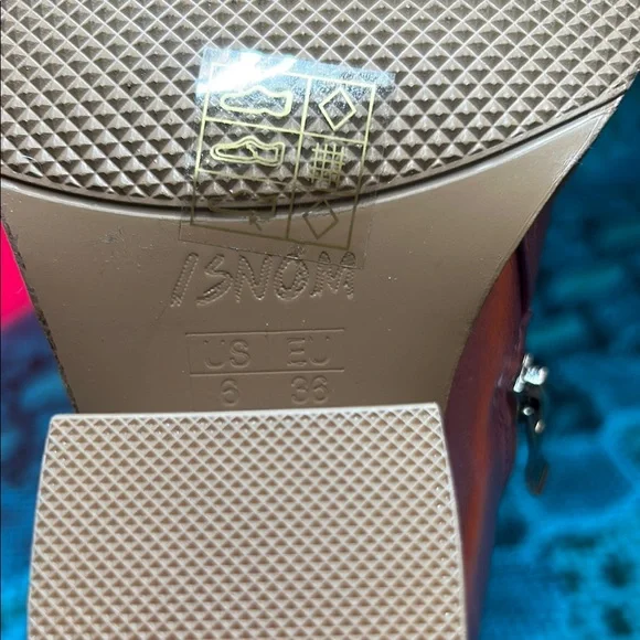 Pink Heeled Boots with Glossy Western Flair - Picture 4 of 5